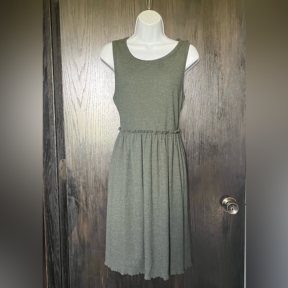 Green sleeveless XL dress